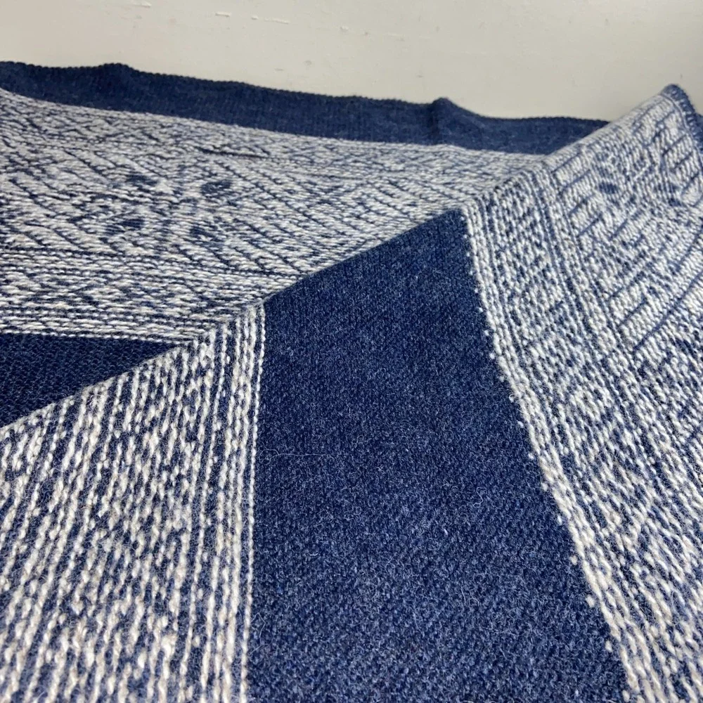 Winona Knits Wool & Acrylic Snowflake Blanket Throw Navy White USA  62